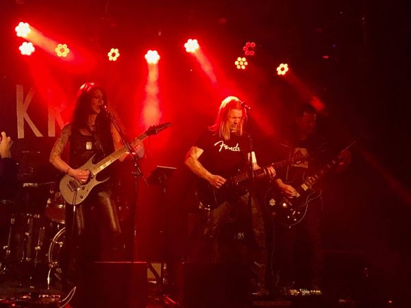 52025788_394687634421637_6788214391356522496_n